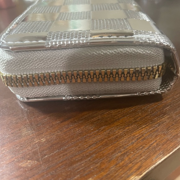 Shiny checkered accordion silver card holder - Picture 4 of 9